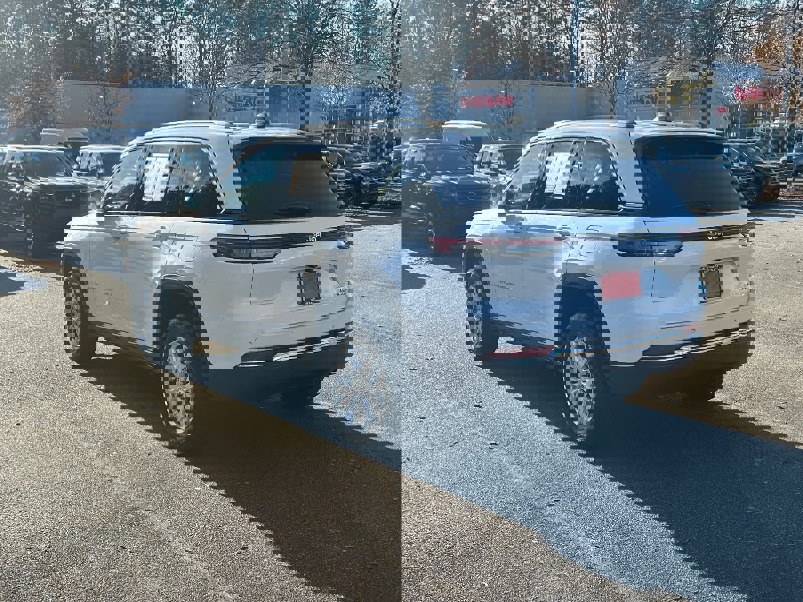 Used 2023 Jeep Grand Cherokee Limited image 11