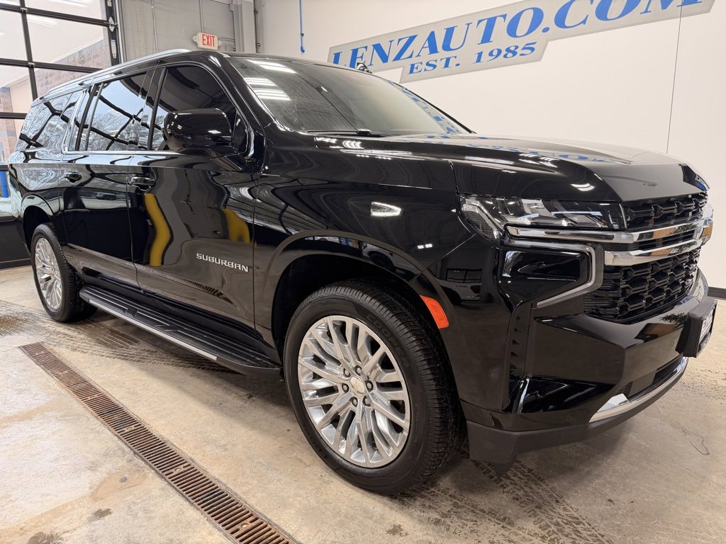 Used 2023 Chevrolet Suburban LS image 2