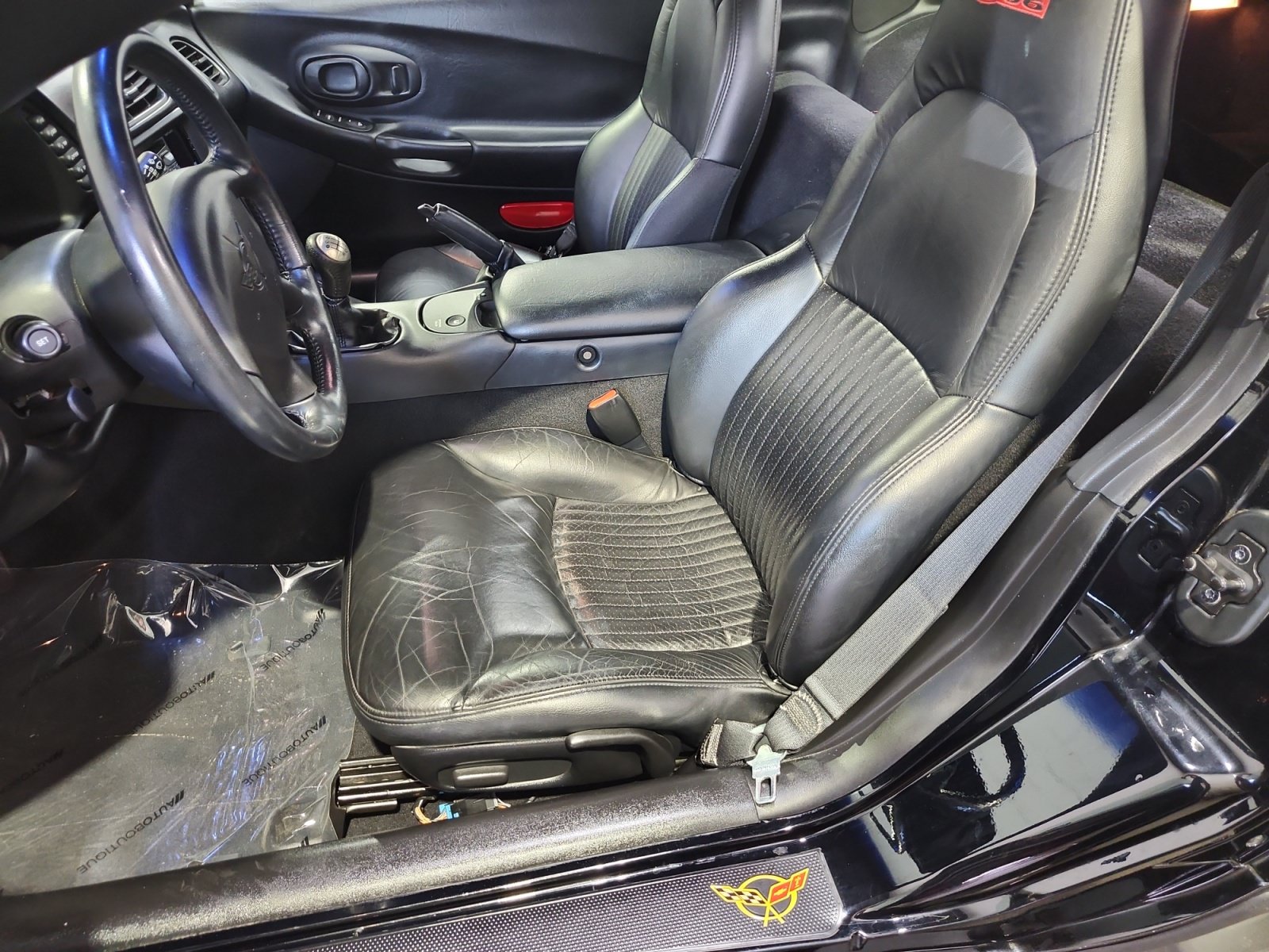Used 2004 Chevrolet Corvette Z06 w/ Memory Package RWD image 9