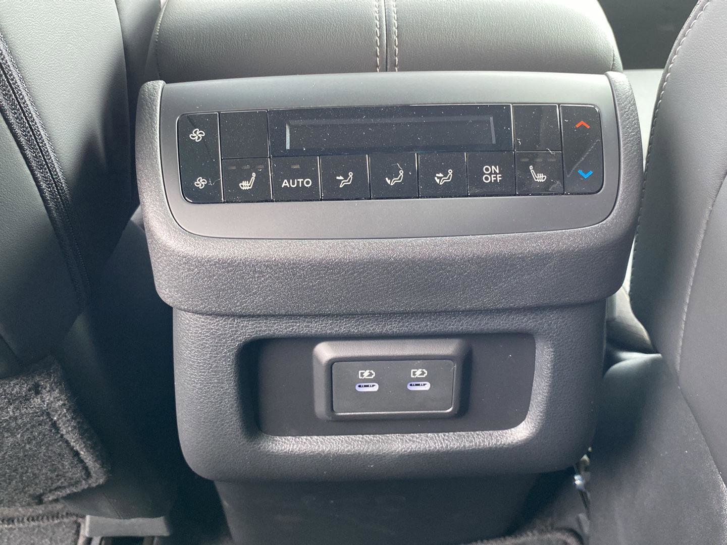 New 2026 Nissan Pathfinder SL w/ SL Premium Package (P04) FWD image 42