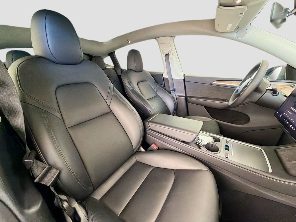 Used 2024 Tesla Model Y Long Range image 28