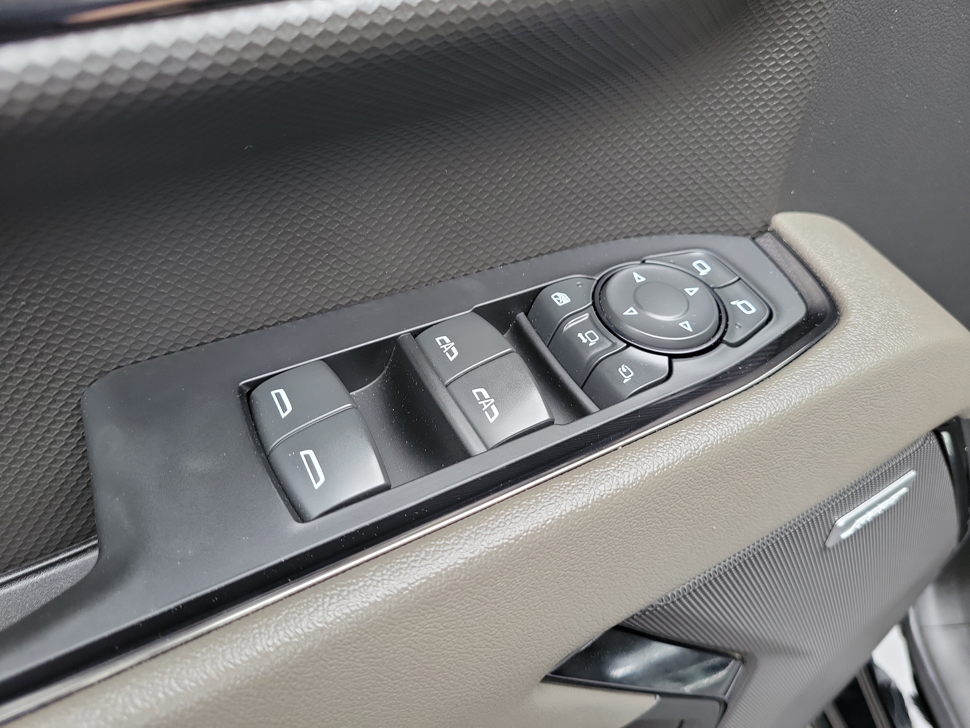 Used 2024 Chevrolet Silverado 2500 ZR2 w/ Technology Package AWD/4WD image 21