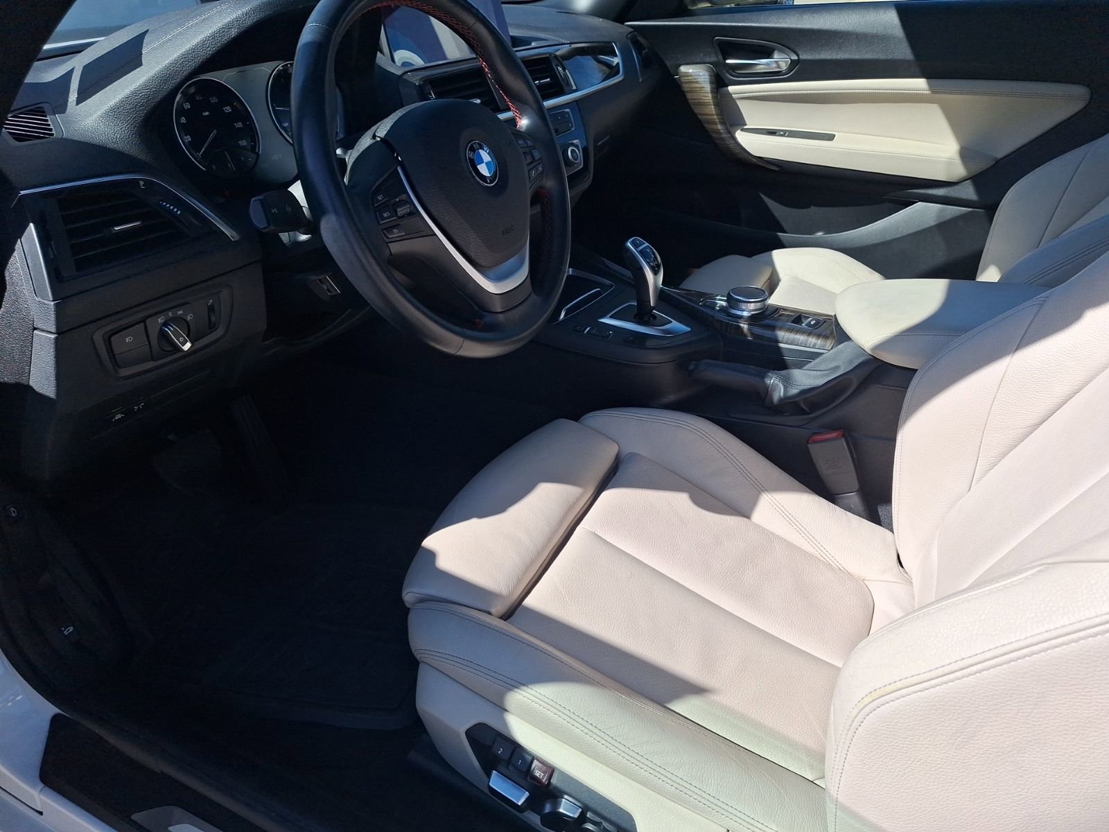 Used 2020 BMW 230i Convertible w/ Premium Package image 14