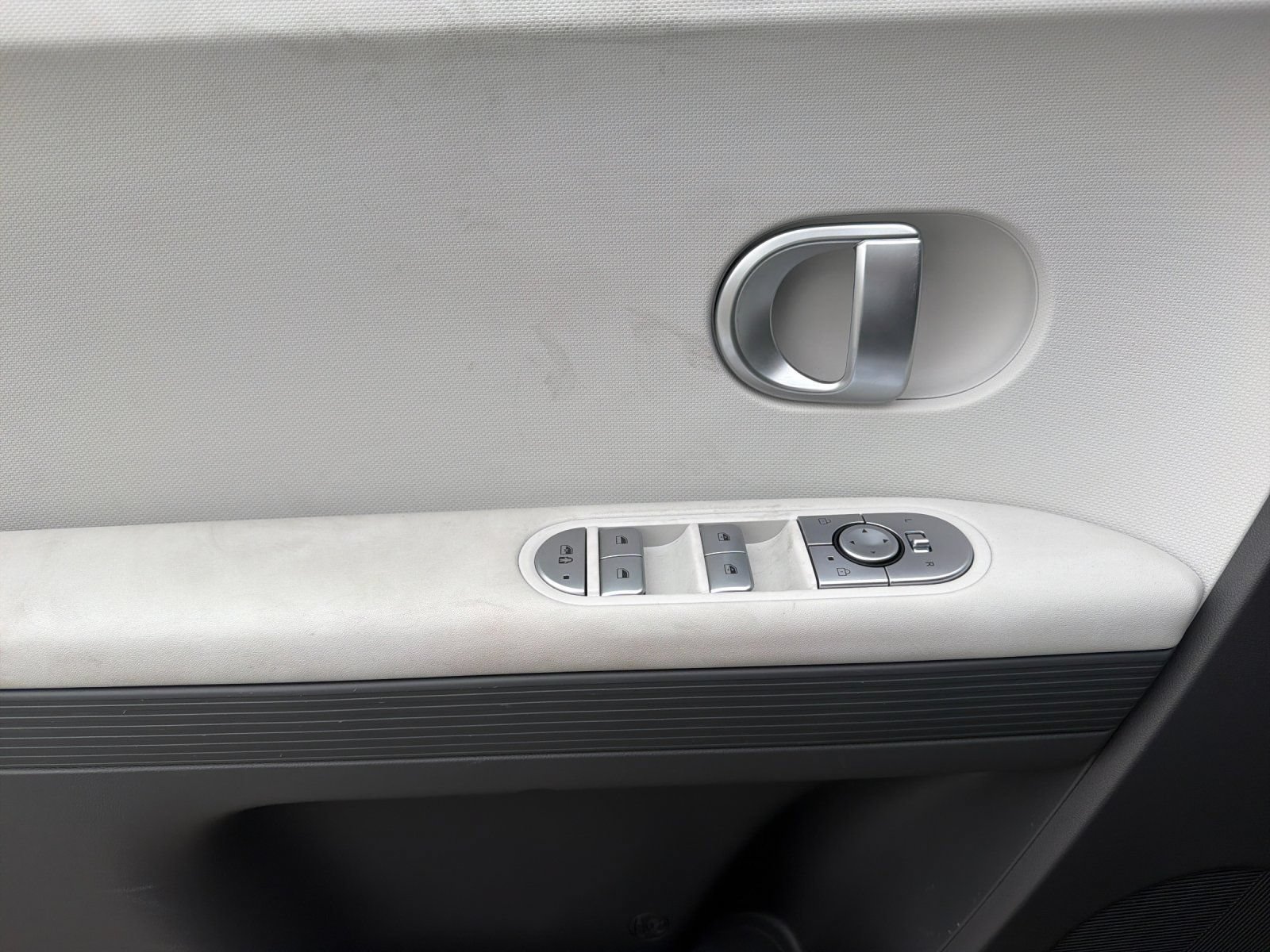 Used 2024 Hyundai Ioniq 5 SEL AWD/4WD image 10