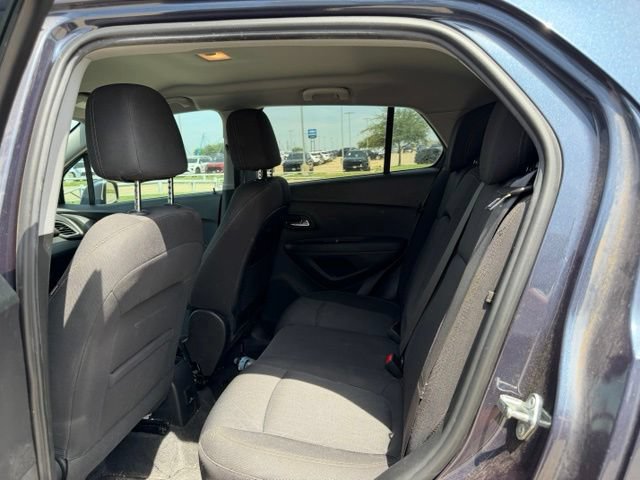 Used 2019 Chevrolet Trax LT w/ LPO, Cargo Package FWD image 12