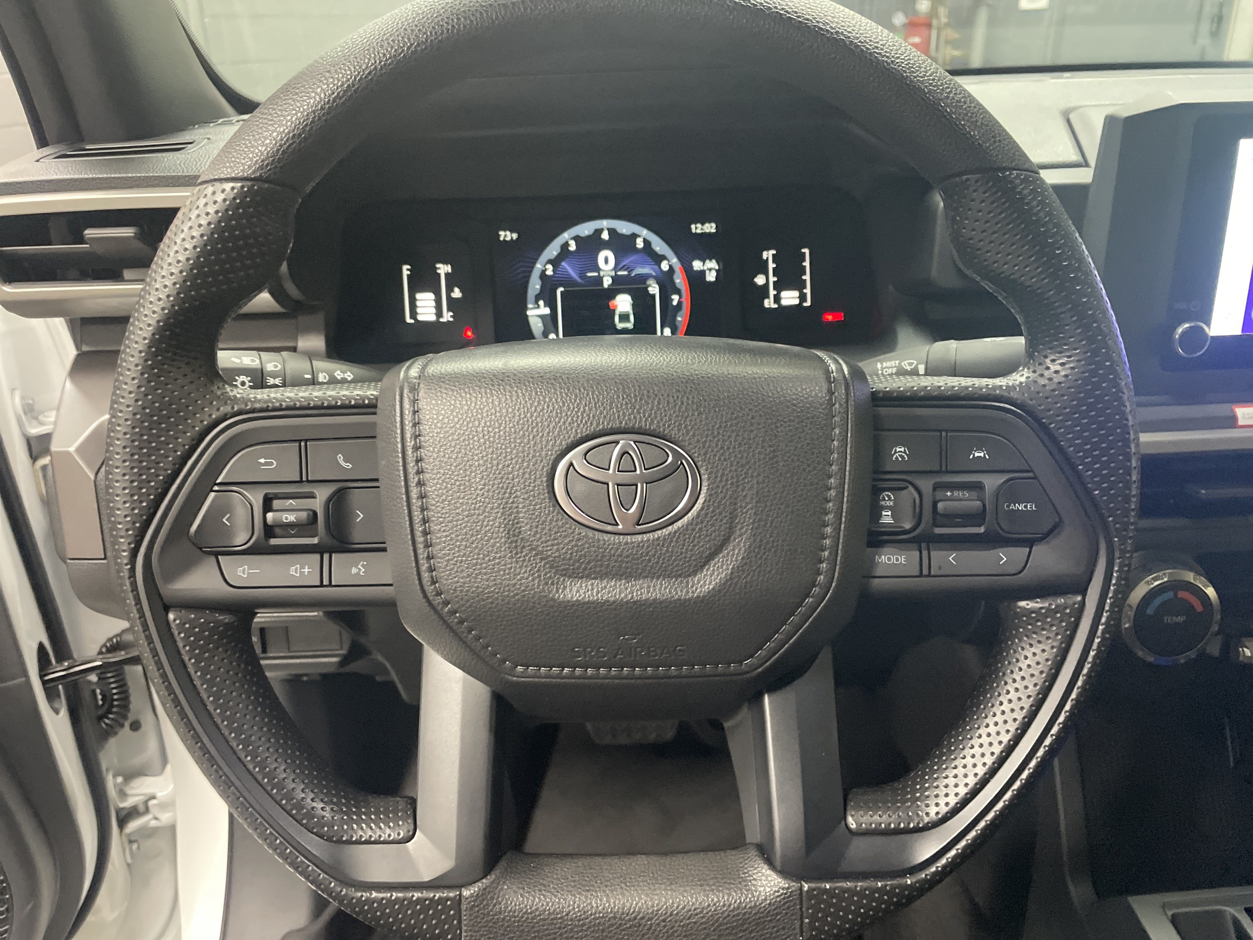 Used 2025 Toyota Tacoma SR5 AWD/4WD image 18