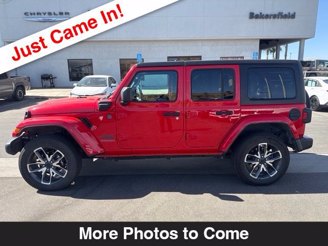 Used 2024 Jeep Wrangler Unlimited AWD/4WD image 2