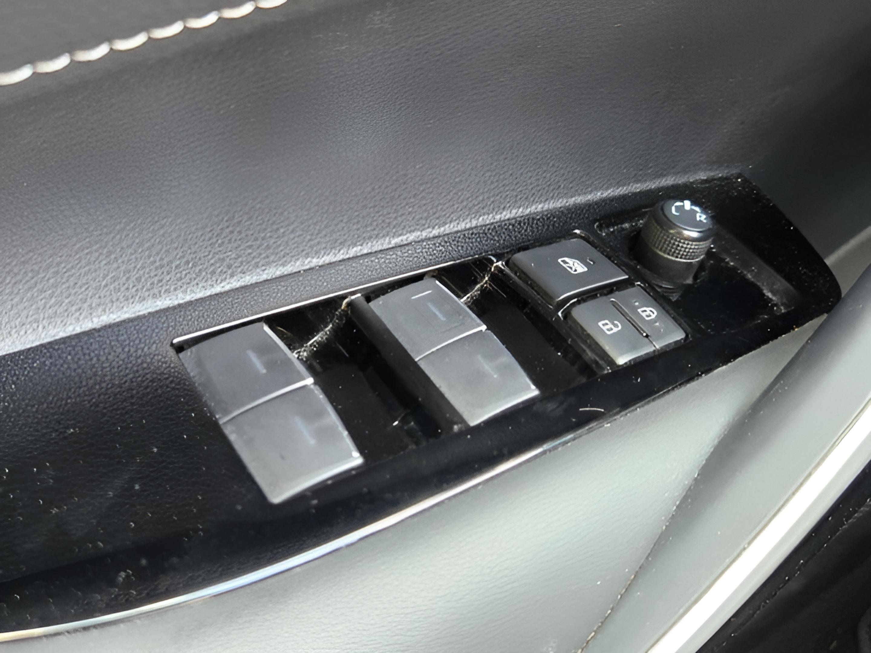 Used 2025 Toyota Corolla XSE image 31