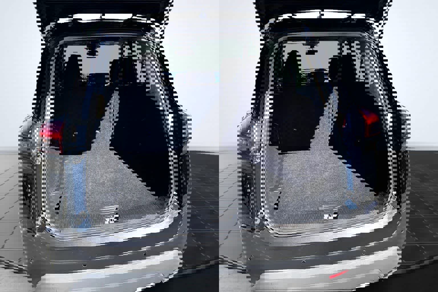 Used 2023 Nissan Rogue S image 19