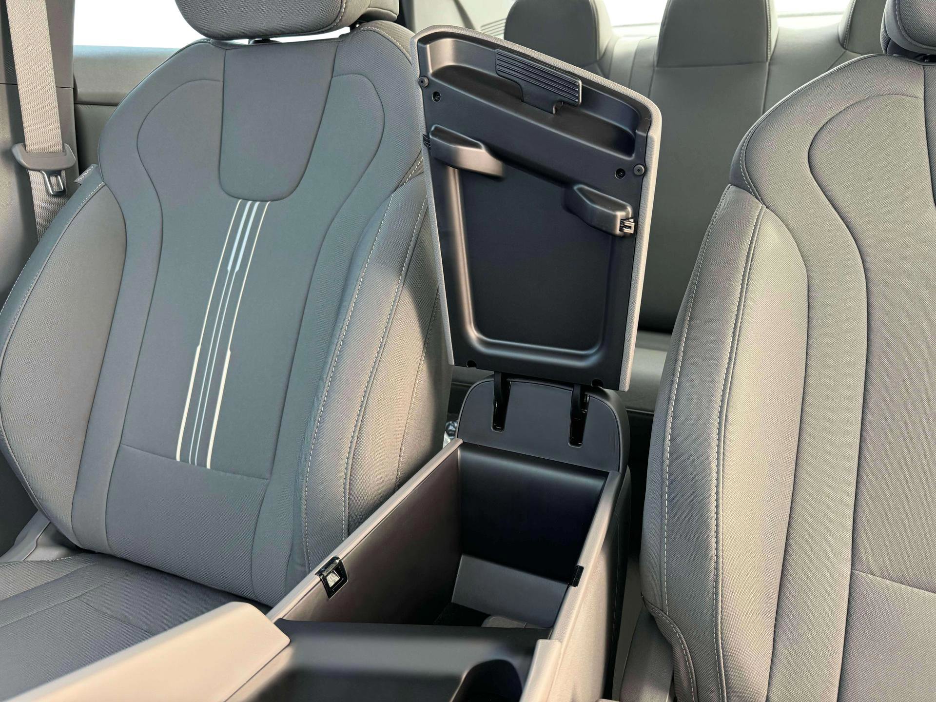 Used 2025 Hyundai Elantra Sport w/ Cargo Package image 20