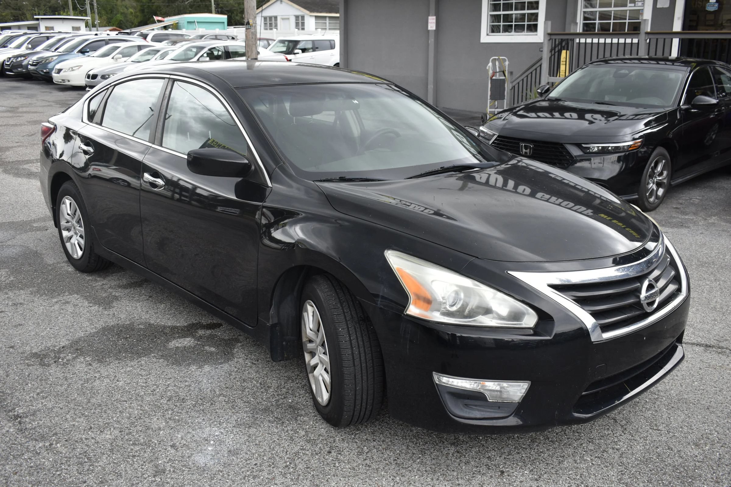 Used 2013 Nissan Altima 2.5 S FWD image 2