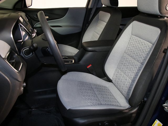 Used 2023 Chevrolet Equinox LS w/ LS Convenience Package image 4