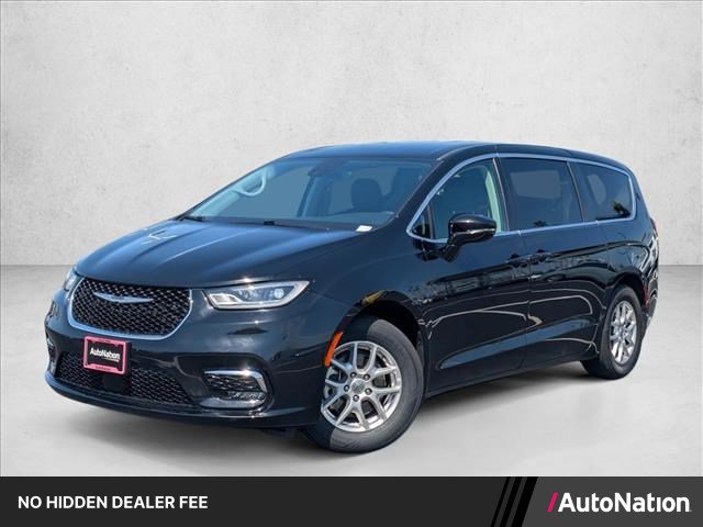 Used 2024 Chrysler Pacifica Touring-L