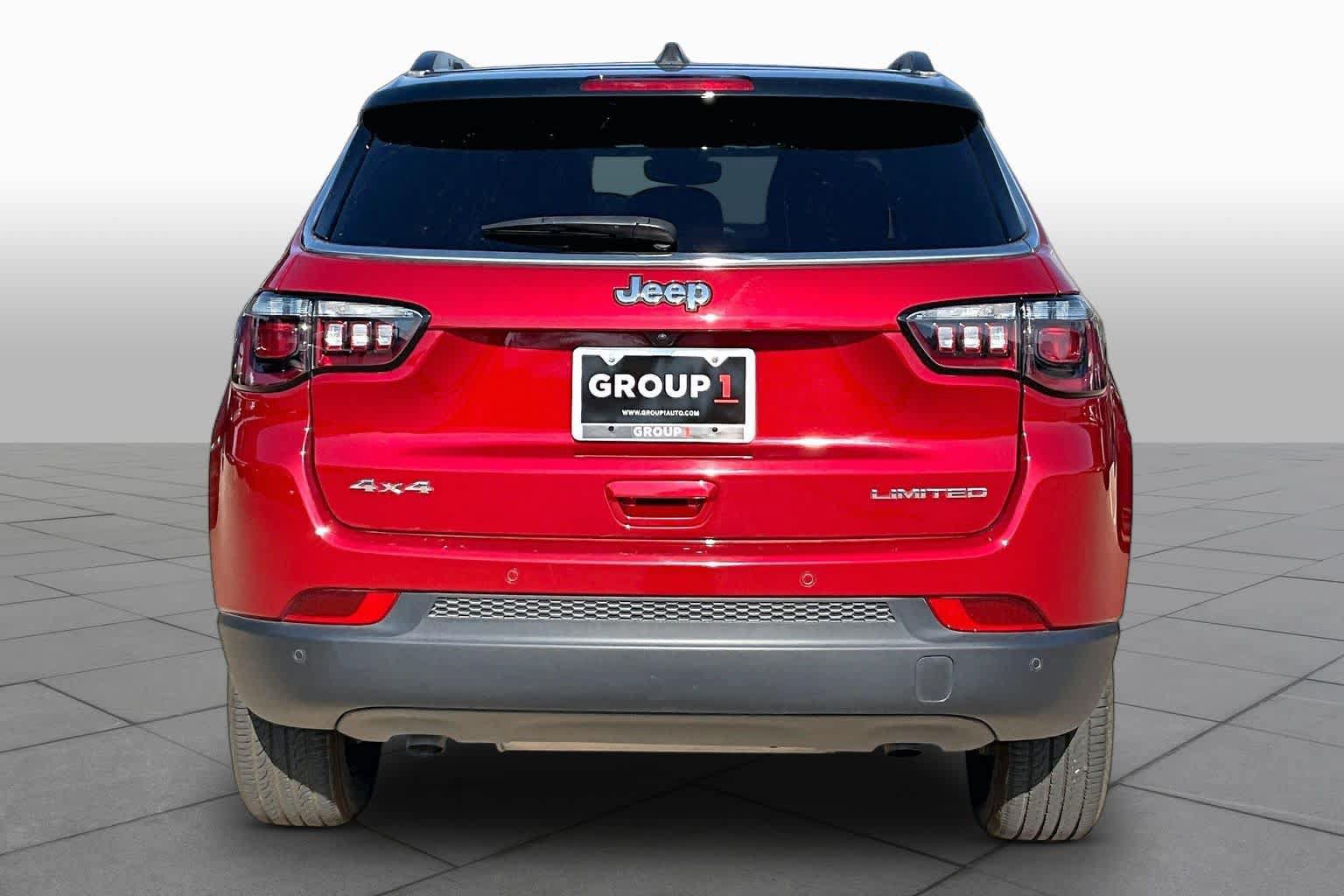 Used 2025 Jeep Compass Limited AWD/4WD image 5