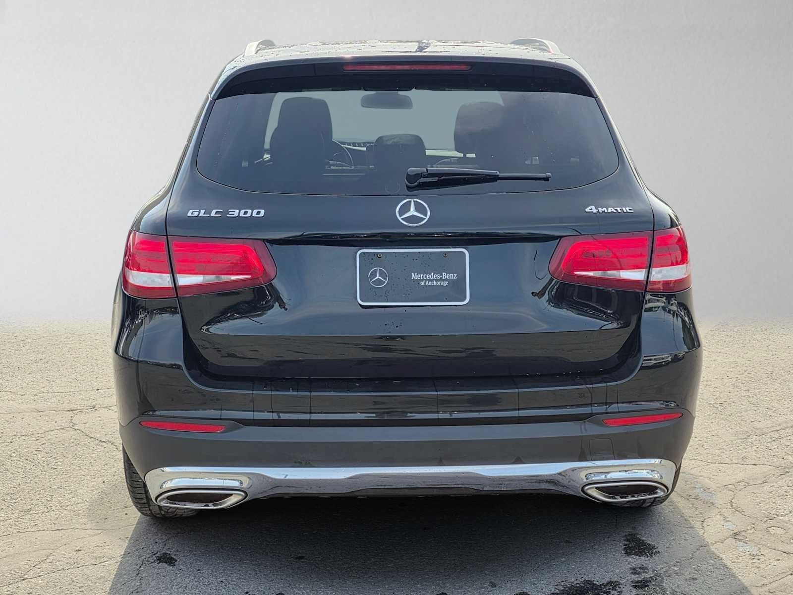 Used 2017 Mercedes-Benz GLC 300 4MATIC image 4