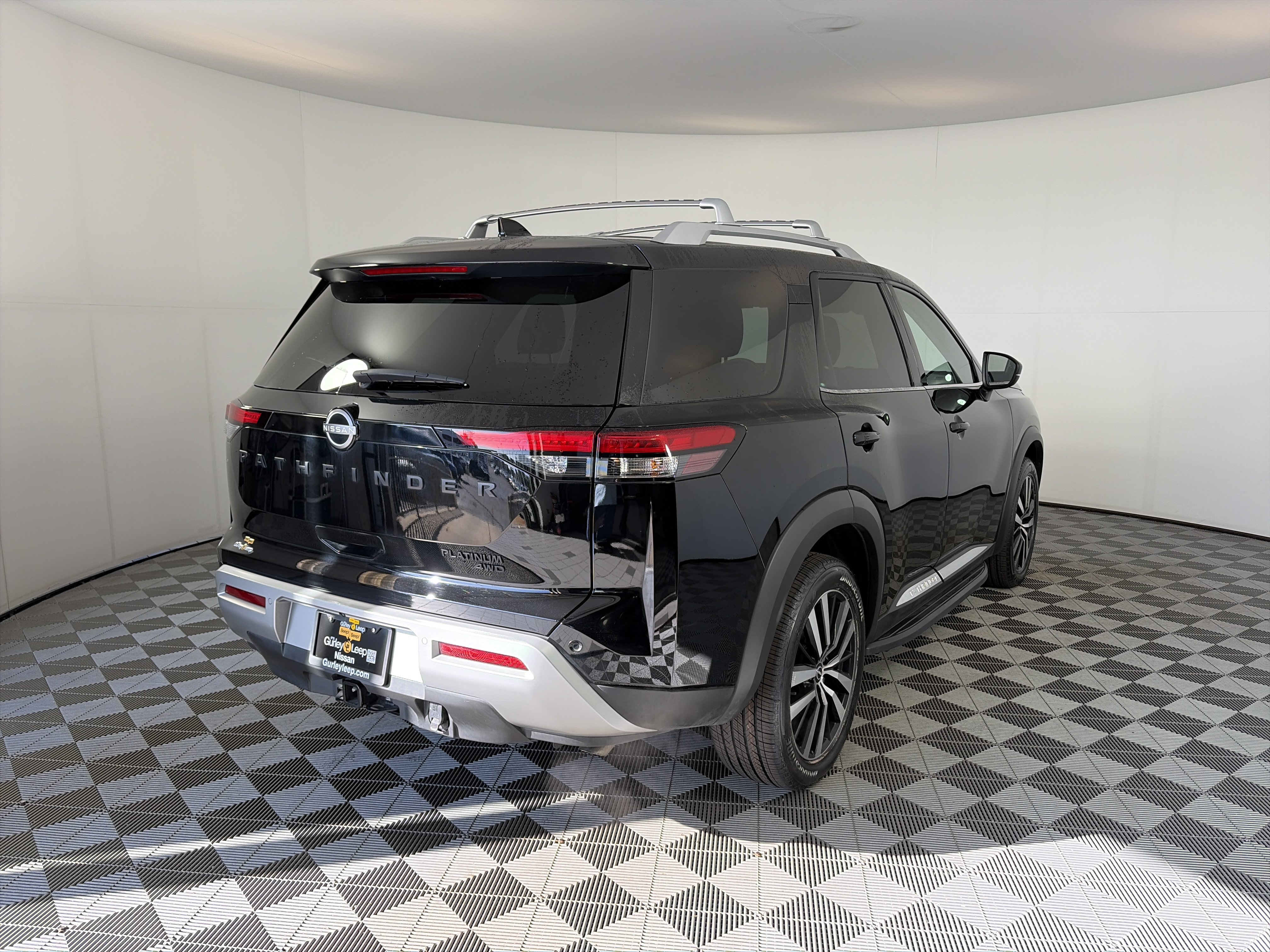 Certified 2025 Nissan Pathfinder Platinum w/ Lighting Package (N93) AWD/4WD image 9