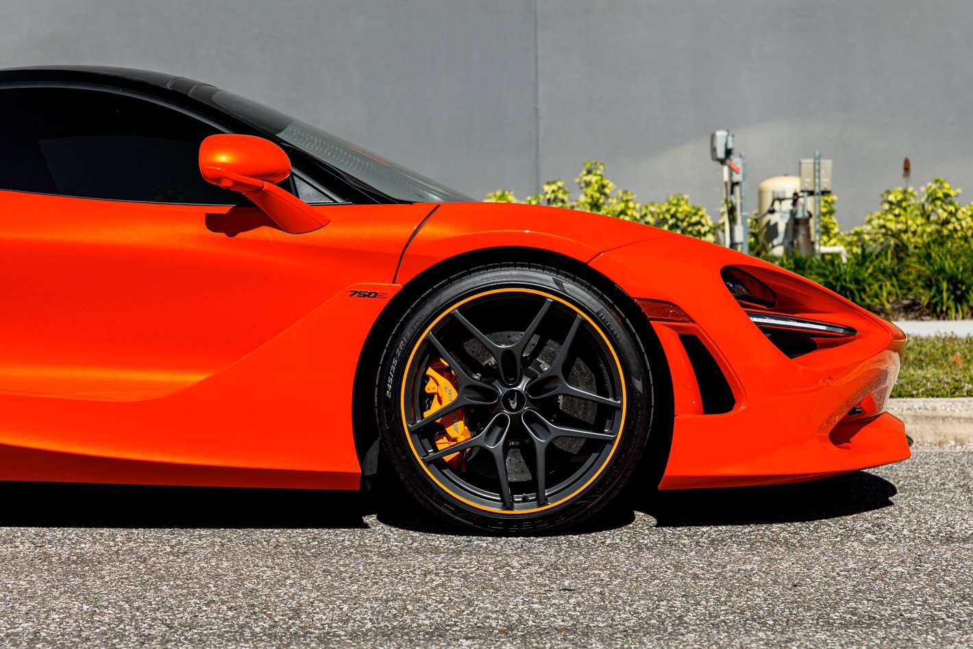 Used 2024 McLaren 750S RWD image 11