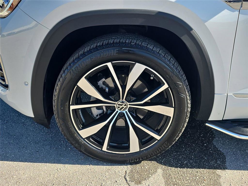 Used 2025 Volkswagen Atlas Cross Sport SEL Premium R-Line image 12