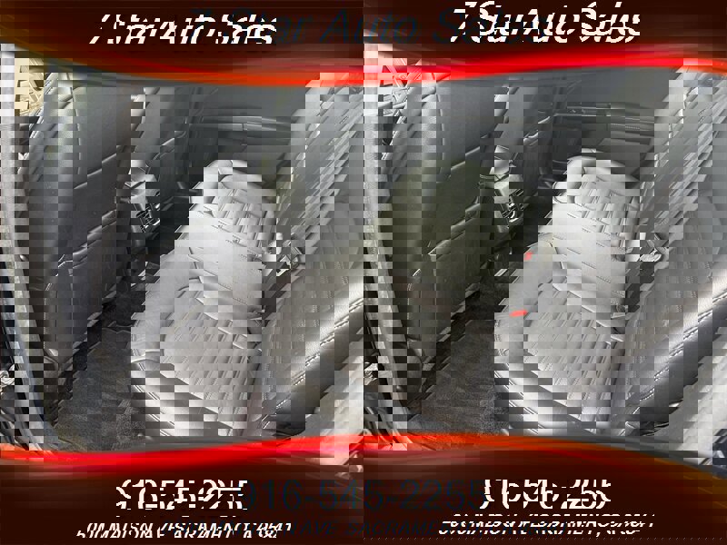 Used 2017 Ford Fusion SE w/ Fusion SE Technology Package image 16