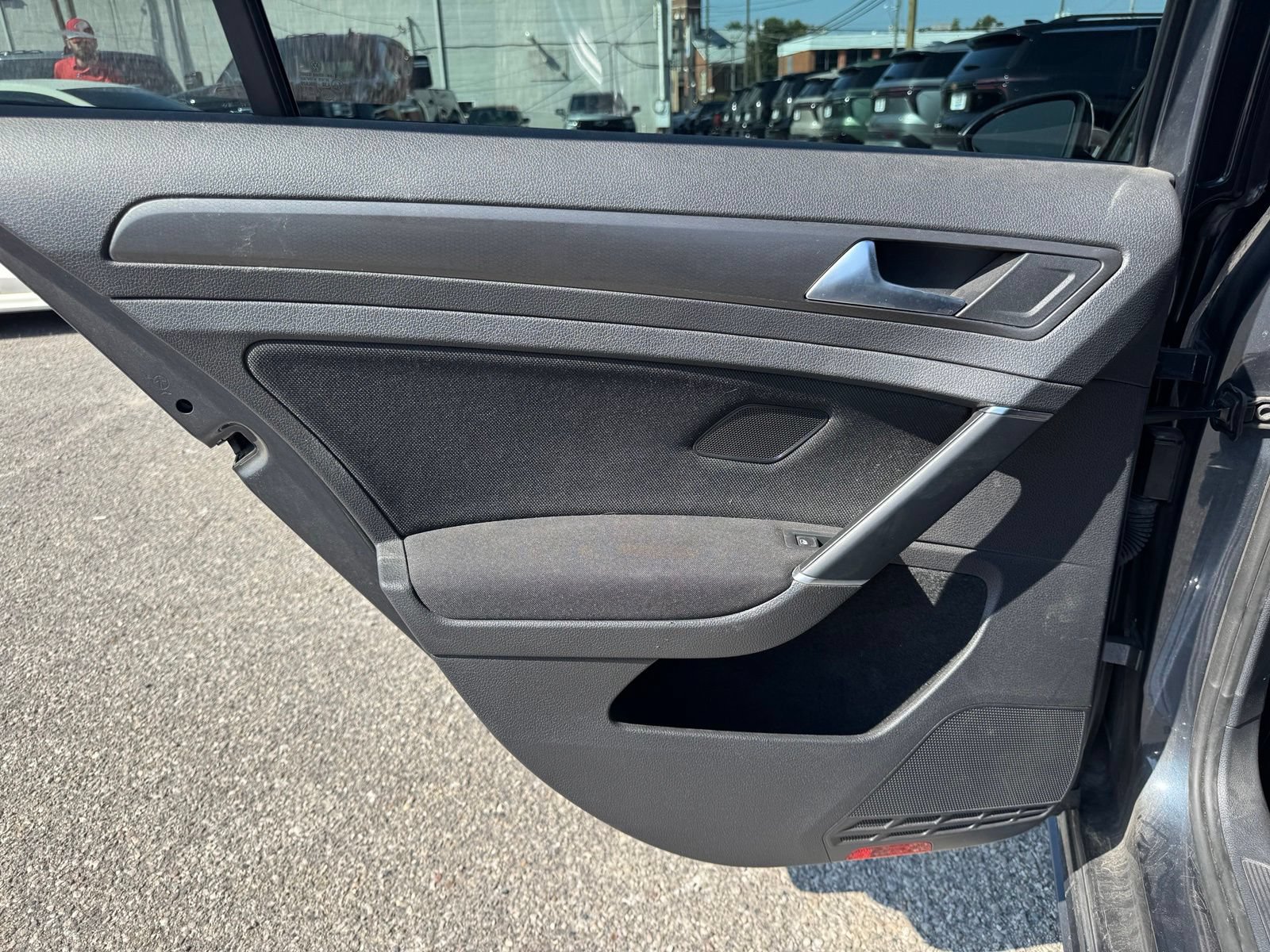 Used 2018 Volkswagen Golf 4-Door FWD image 22