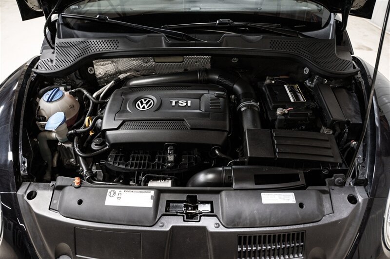 Used 2013 Volkswagen Beetle 2.0T FWD image 31