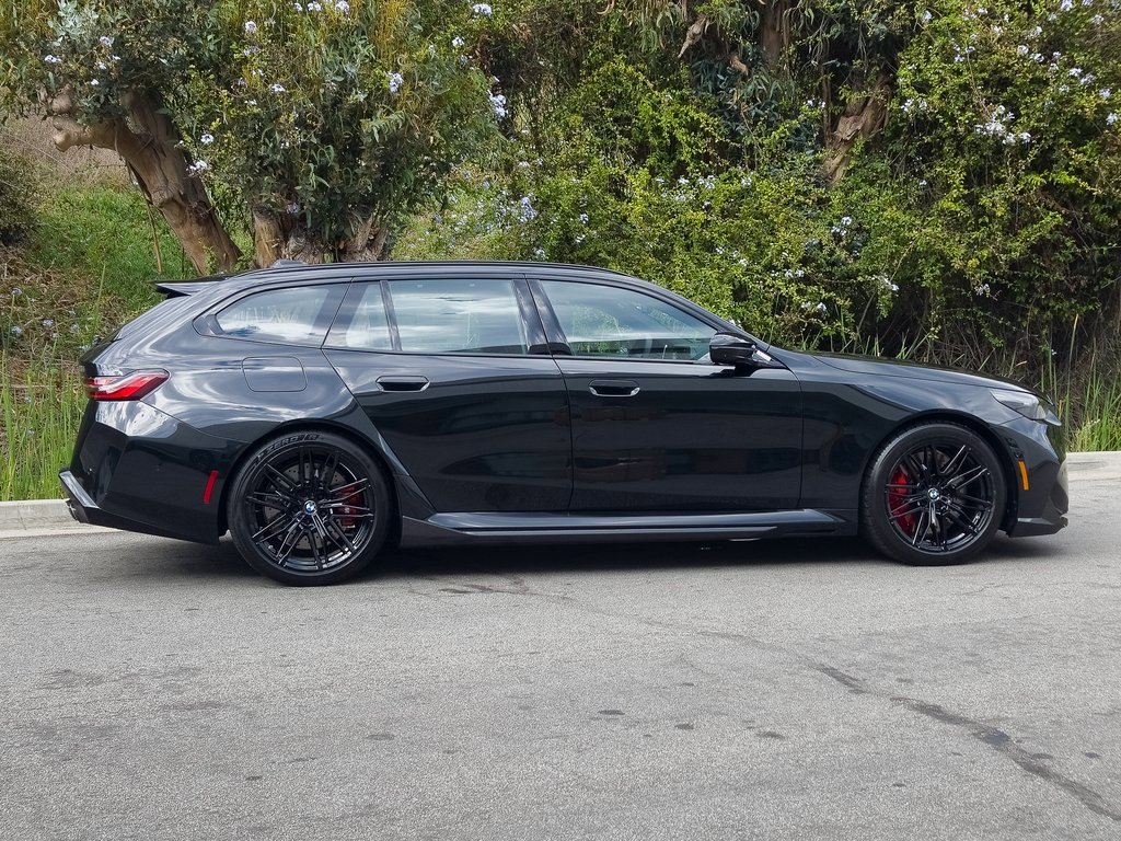 New 2026 BMW M5 Touring image 4