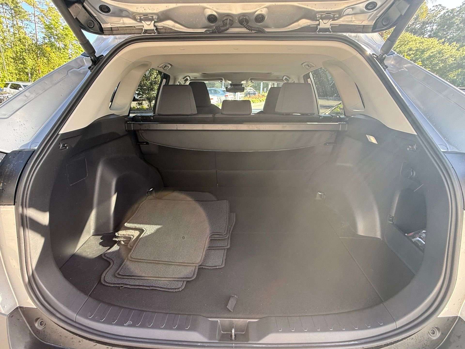 Used 2025 Toyota RAV4 XLE w/ Convenience Package image 22