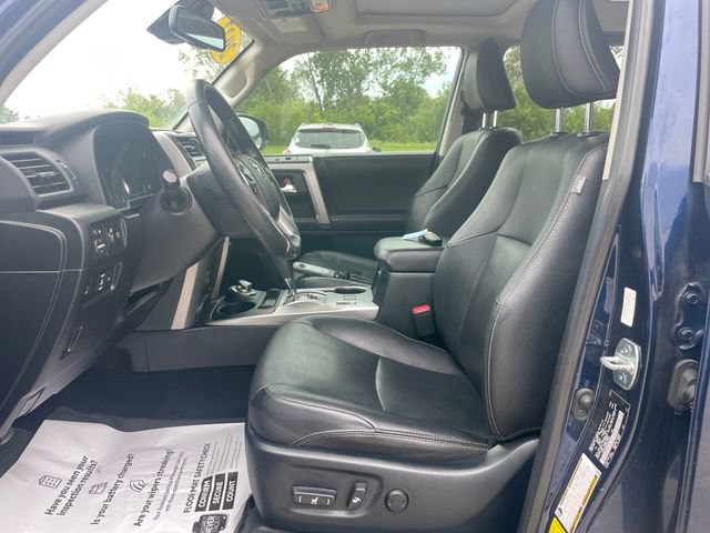 Used 2022 Toyota 4Runner Limited AWD/4WD image 34
