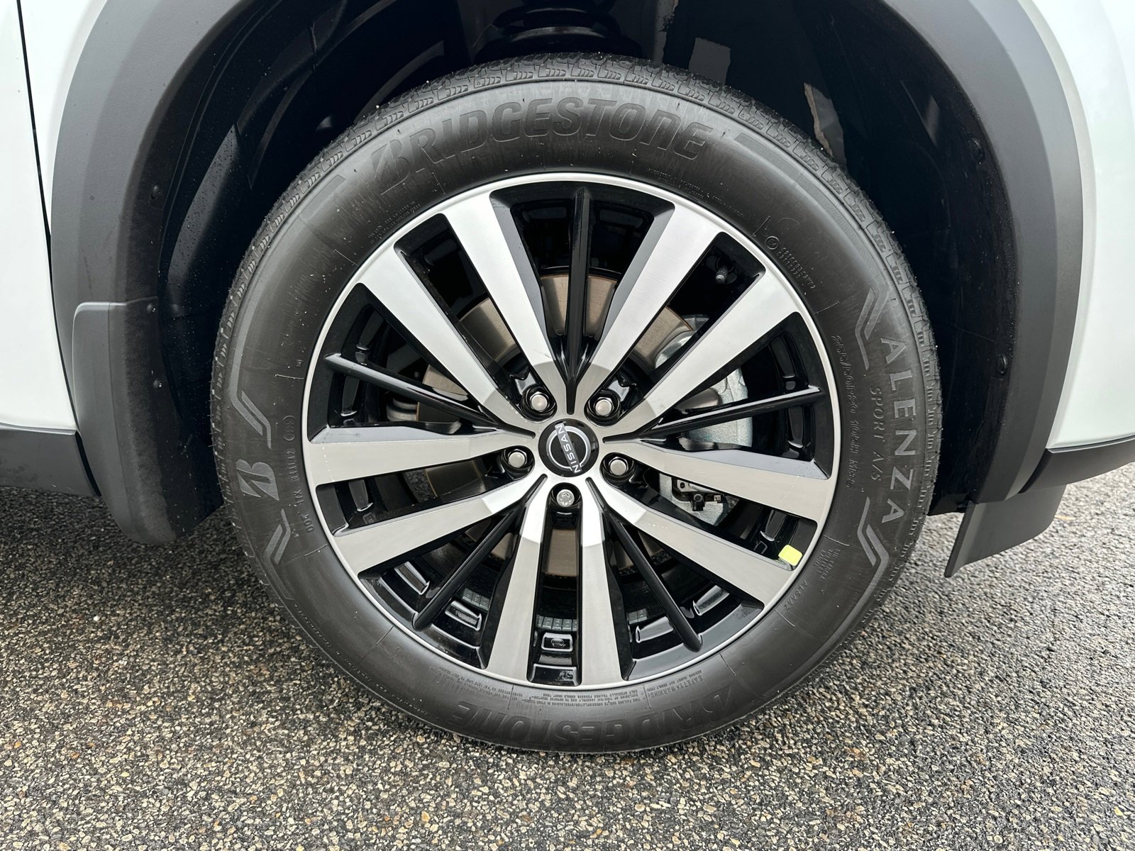 New 2025 Nissan Pathfinder Platinum w/ Cargo Package image 12