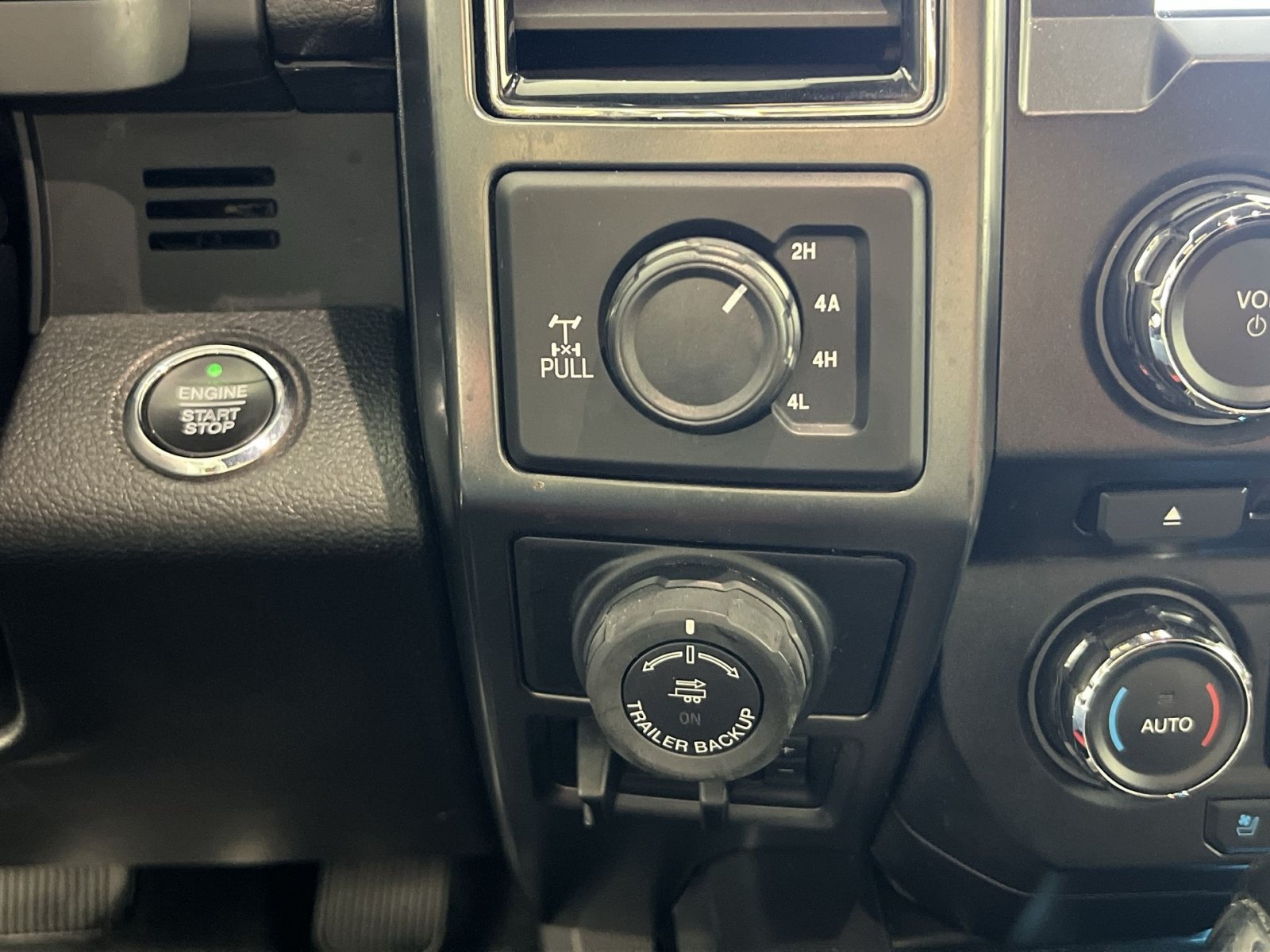 Used 2018 Ford F150 Lariat AWD/4WD image 32
