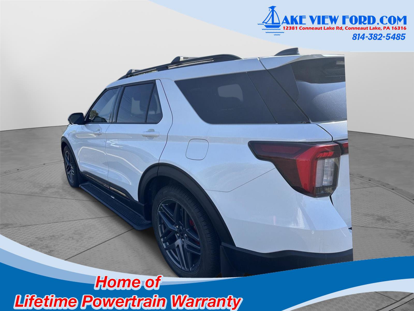 Used 2025 Ford Explorer ST AWD/4WD image 4