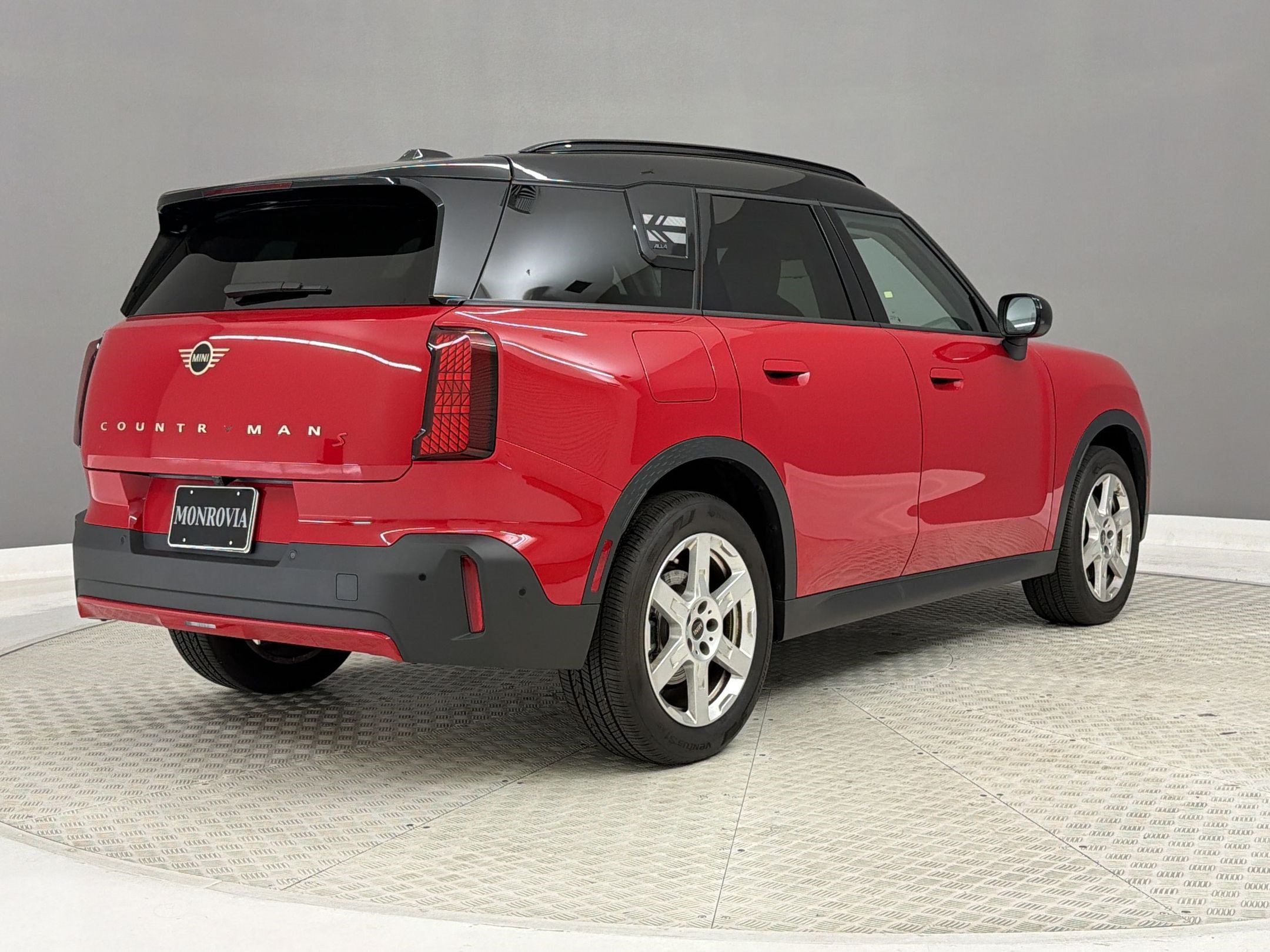 Used 2025 MINI Cooper Countryman S w/ Comfort Package Max AWD/4WD image 9