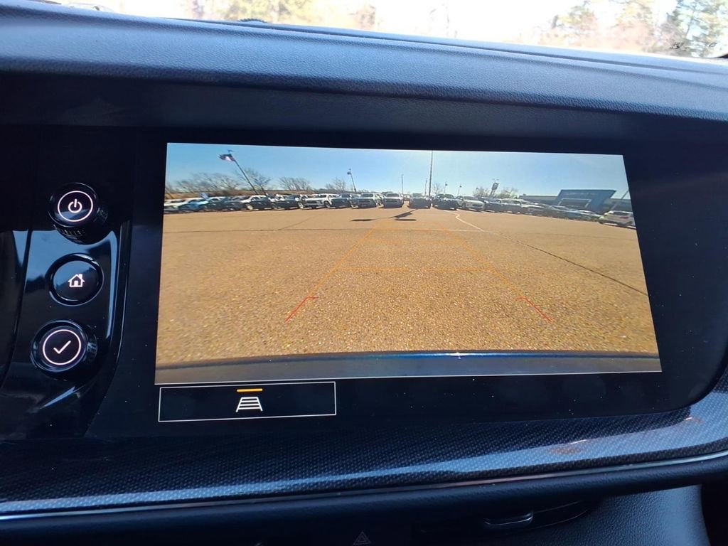 Used 2022 Buick Envision Essence w/ Safety Package image 14