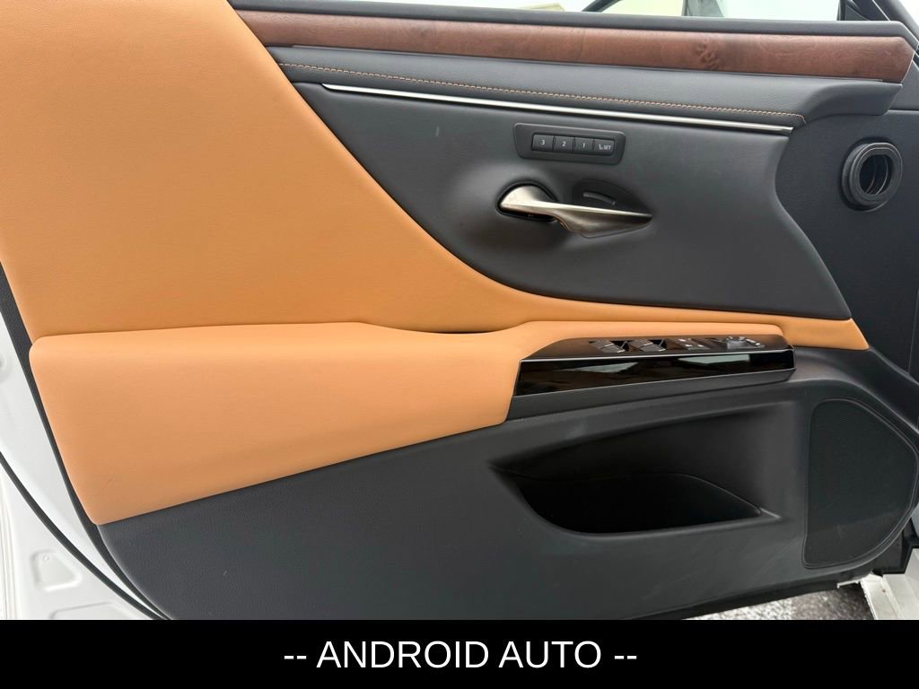 Certified 2025 Lexus ES 300h w/ Premium Package image 5