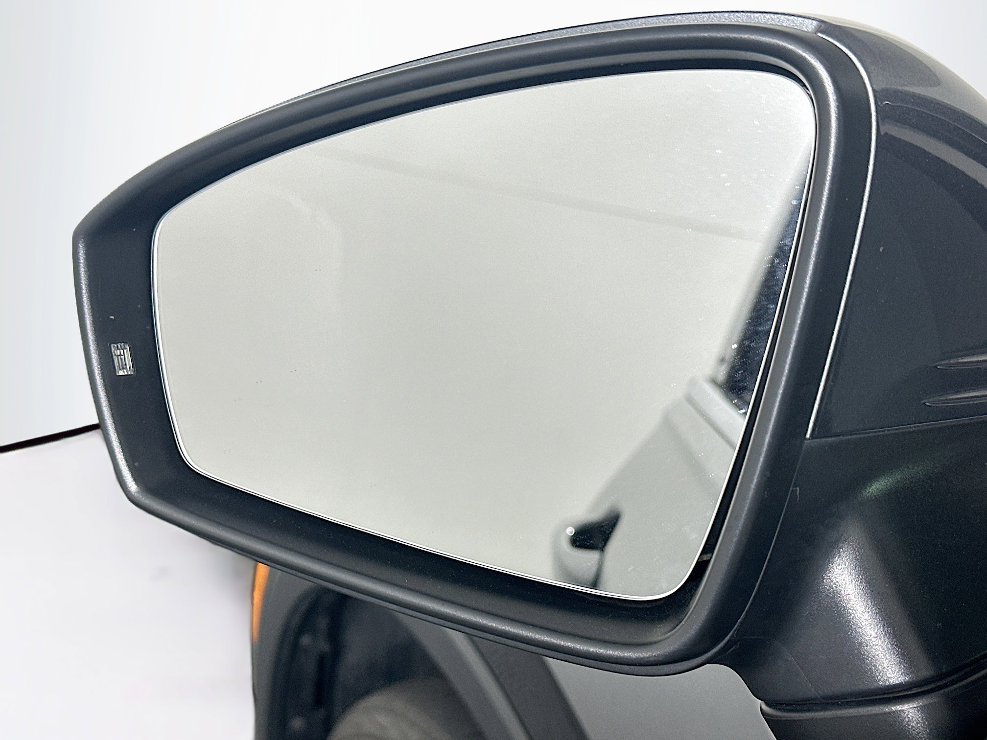 Used 2022 Volkswagen Tiguan SE image 16