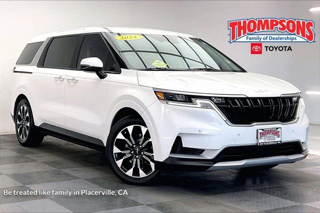 Used 2024 Kia Carnival EX image 1