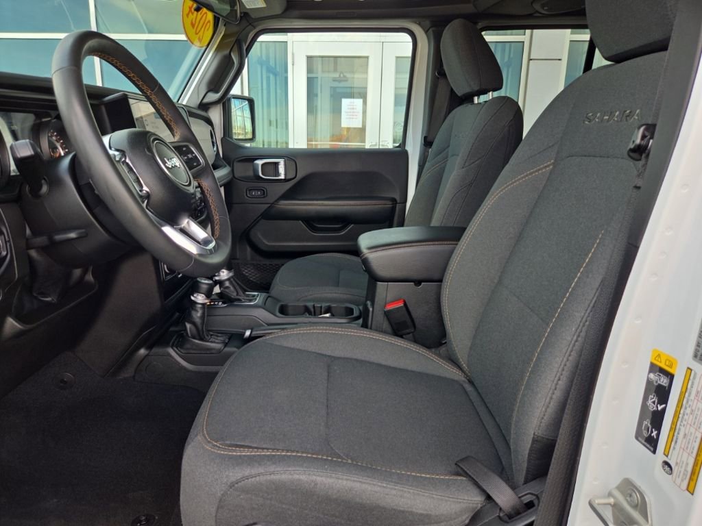 Used 2024 Jeep Wrangler Sahara image 15