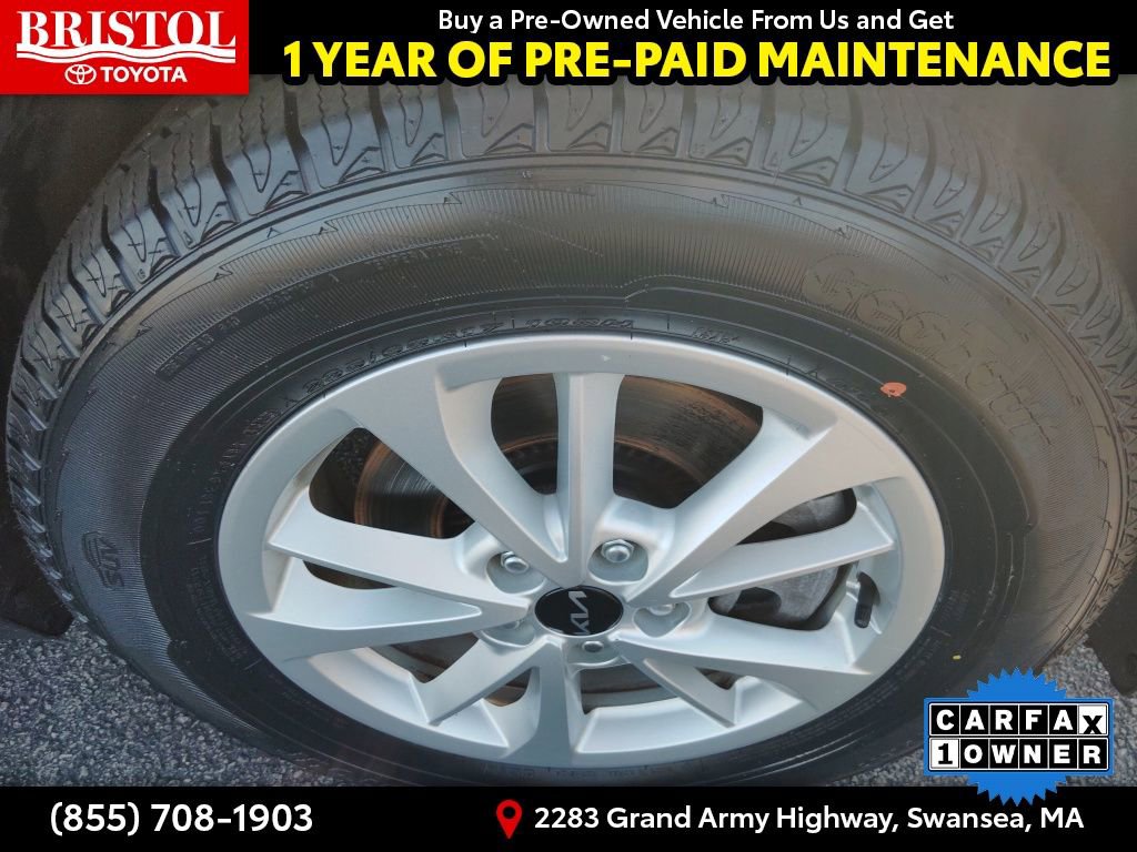 Used 2024 Kia Carnival LX image 10