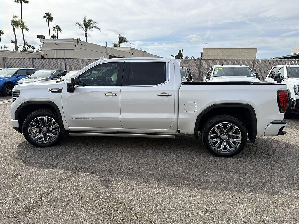 Used 2024 GMC Sierra 1500 Denali w/ Technology Package AWD/4WD image 8