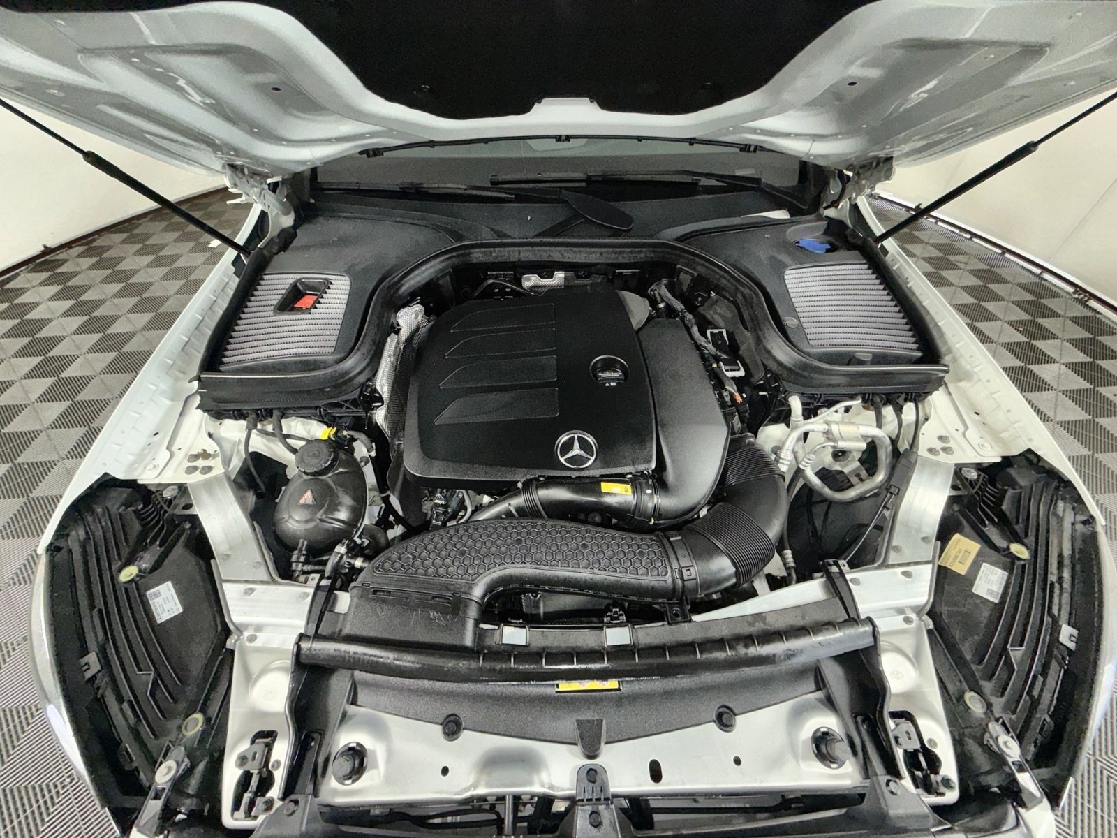 Used 2020 Mercedes-Benz GLC 300 GLC 300 image 28