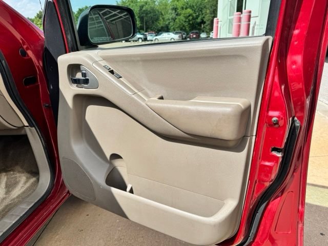 Used 2011 Nissan Frontier SV RWD image 16