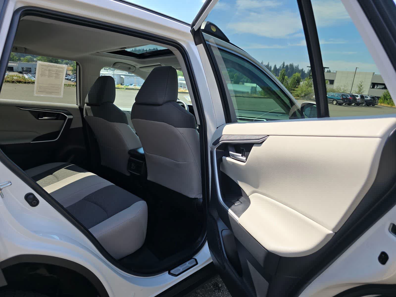 Used 2025 Toyota RAV4 XLE w/ Convenience Package AWD/4WD image 27