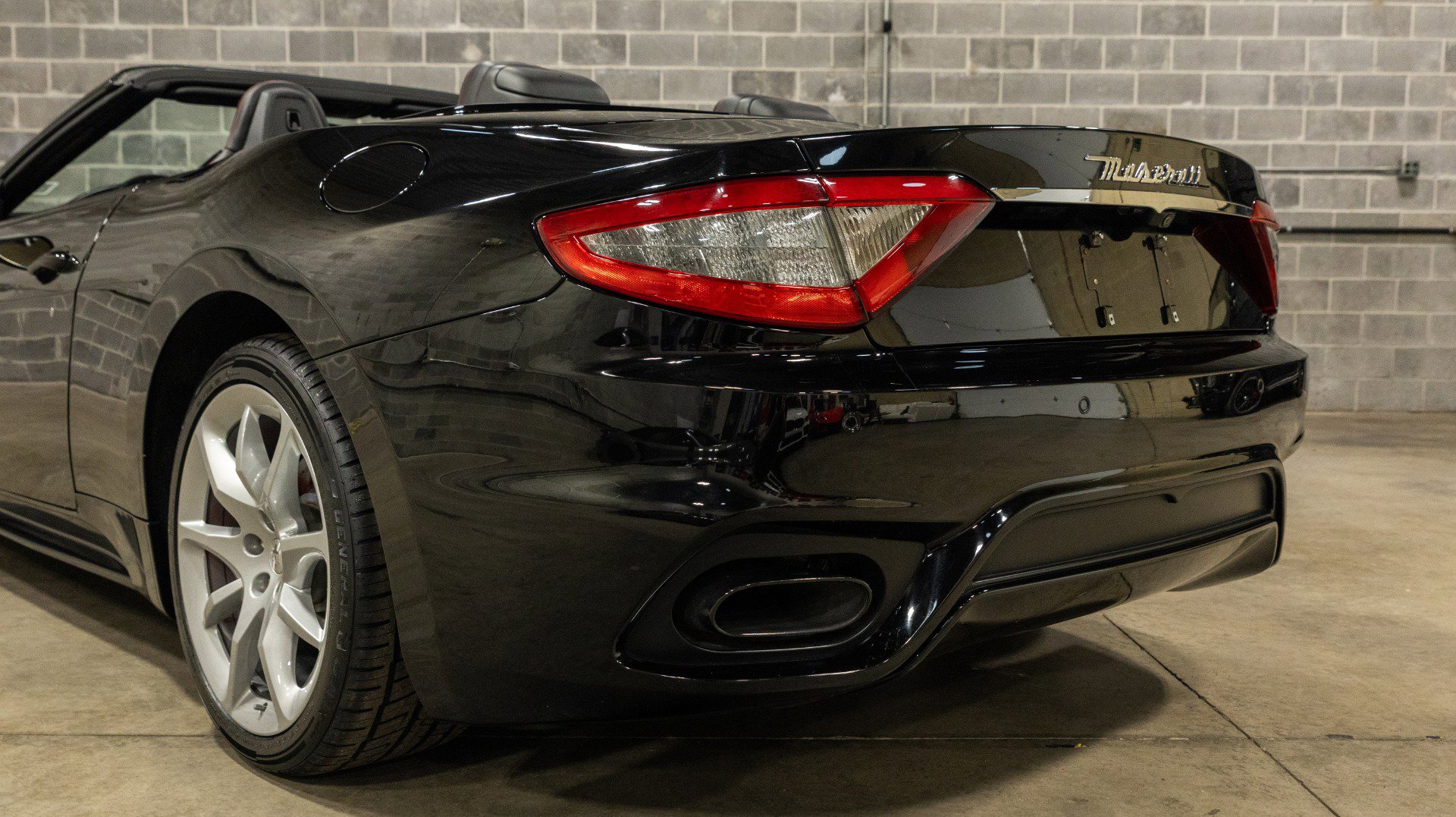 Used 2018 Maserati GranTurismo MC image 25