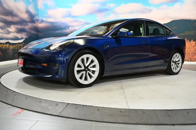 Used 2021 Tesla Model 3 Standard Range Plus RWD image 3