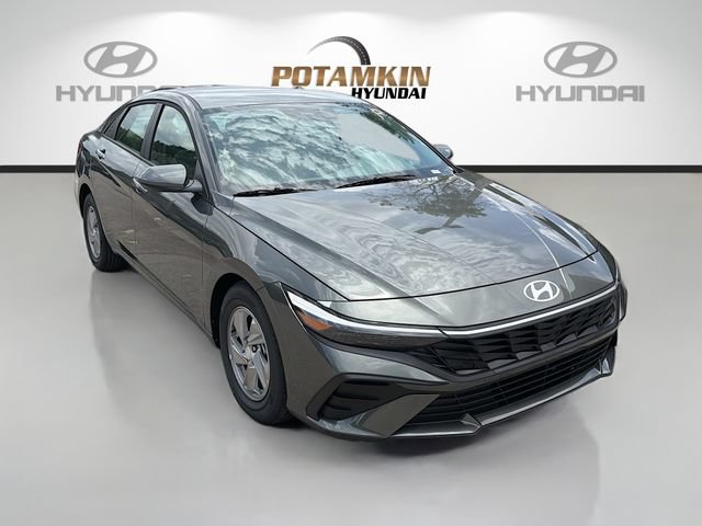New 2026 Hyundai Elantra SE FWD image 3