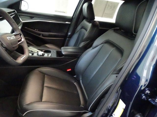 Used 2025 Jeep Wagoneer S Limited AWD/4WD image 2