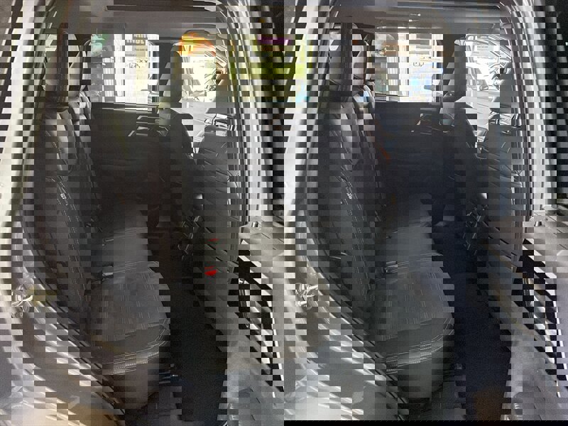 Used 2024 Mitsubishi Outlander SE Black Edition image 28