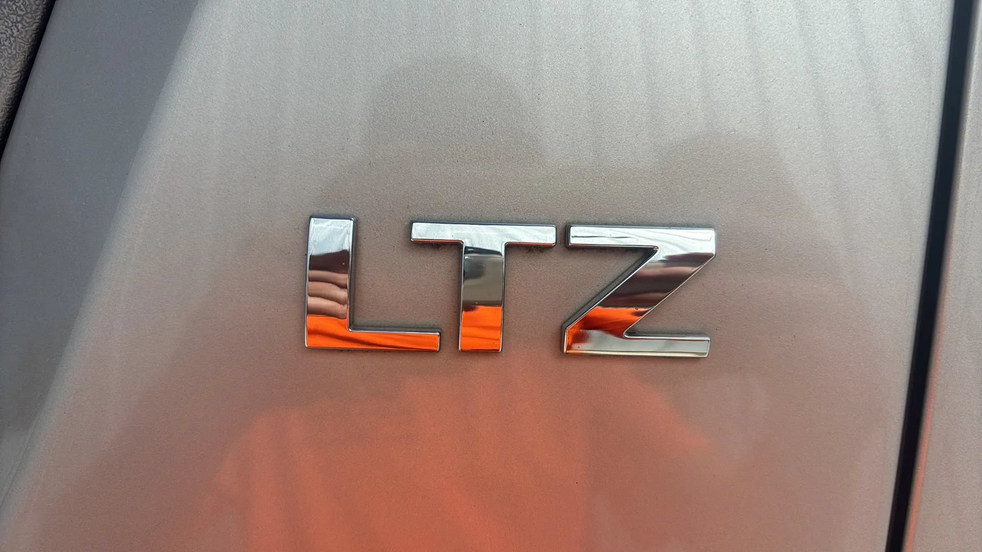 Used 2007 Chevrolet Avalanche LTZ w/ LTZ Preferred Equipment Group AWD/4WD image 10