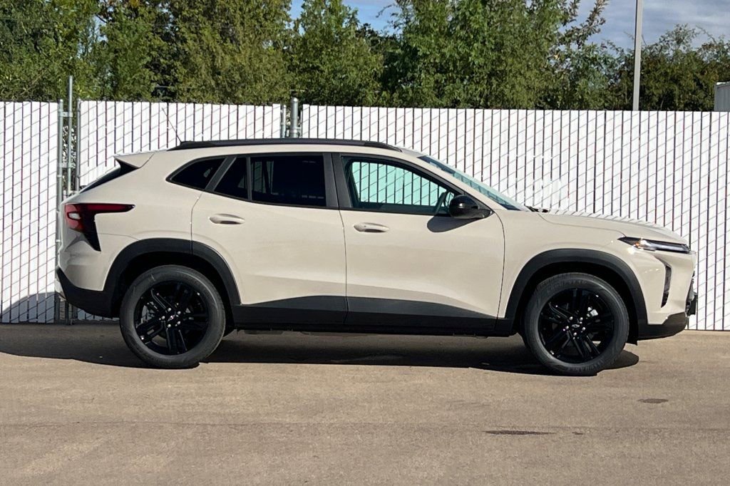 New 2026 Chevrolet Trax RS w/ Driver Confidence Package image 3