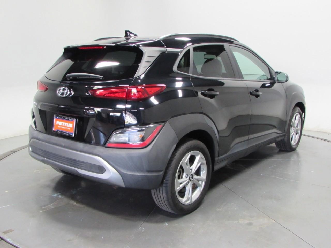 Used 2023 Hyundai Kona SEL w/ Cargo Package AWD/4WD image 7